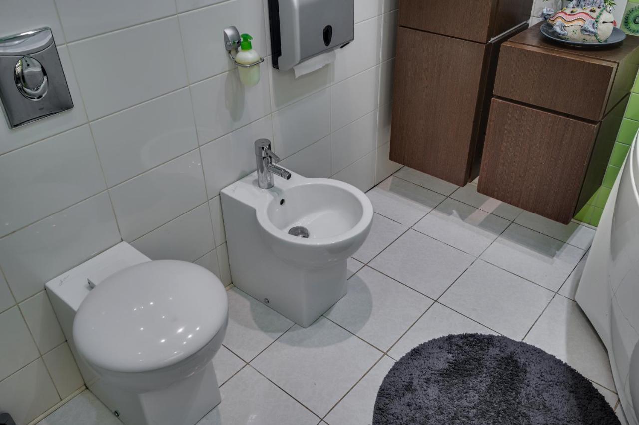 Vip Квартира, Атмосферні Boutique - Apartments Zaporizhia Exteriör bild